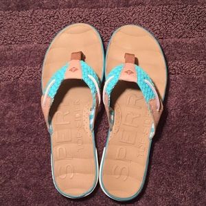 Women’s Sperry flip flops